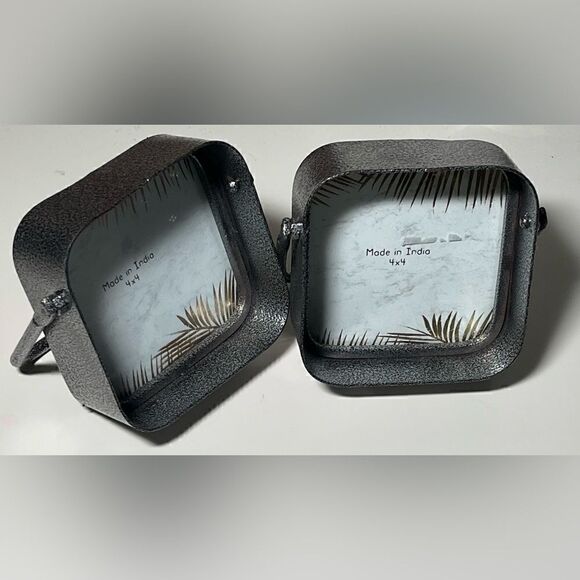2 metal 4x4 photo frames - Picture 1 of 6